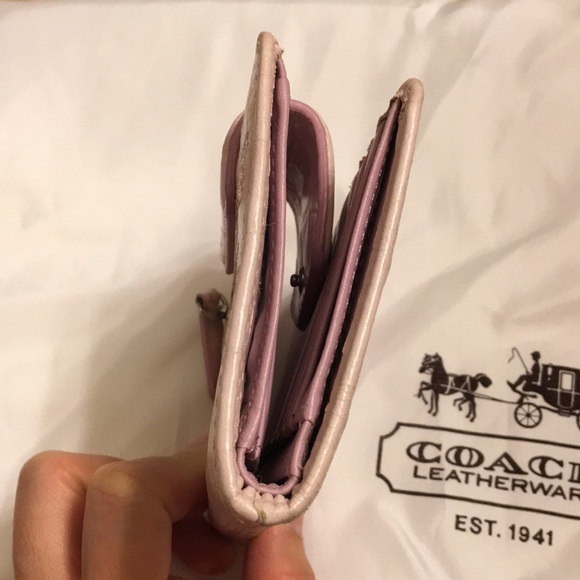 Coach Madison pink croc embossed leather wallet - Picture 5 of 7